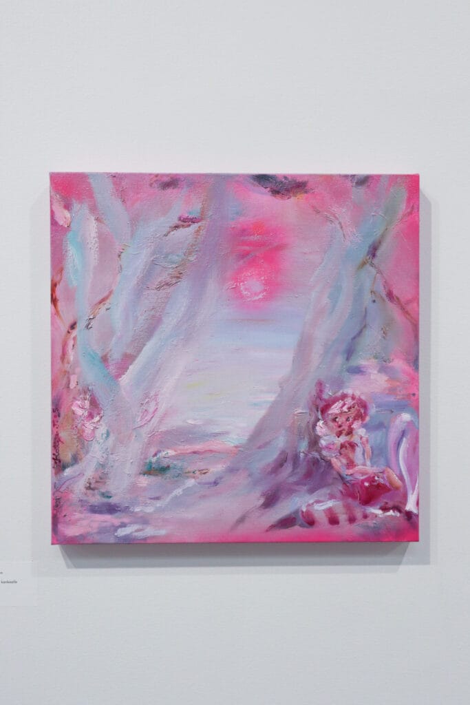 Pinkki ja vaaleansininen maalaus metsäaiheella