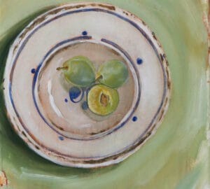 Kolme luumua lautasella maalauksessa