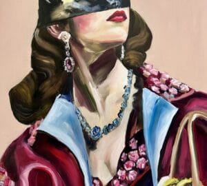 Muotokuva naisesta kissamaskissa ja jalokoruissa.